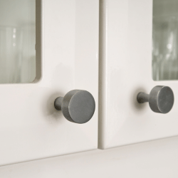 Cabinet Knobs vs Pulls Cost Comparison